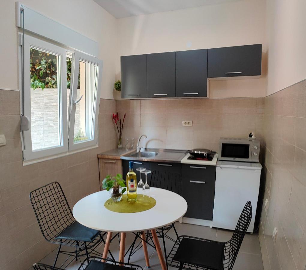 Studio Apartman Rea Kotor Exterior foto